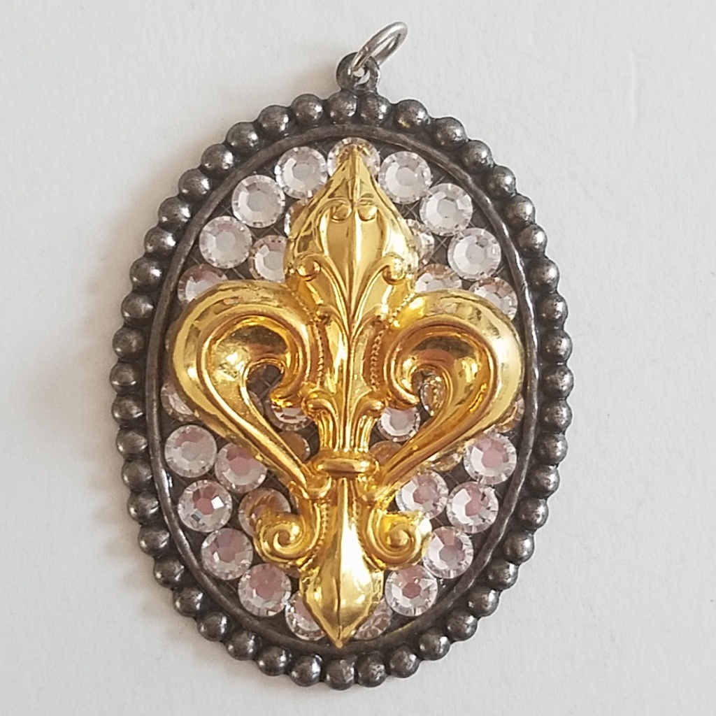 Swarovski Rhinestone Fleur Necklace Crystal 20$
